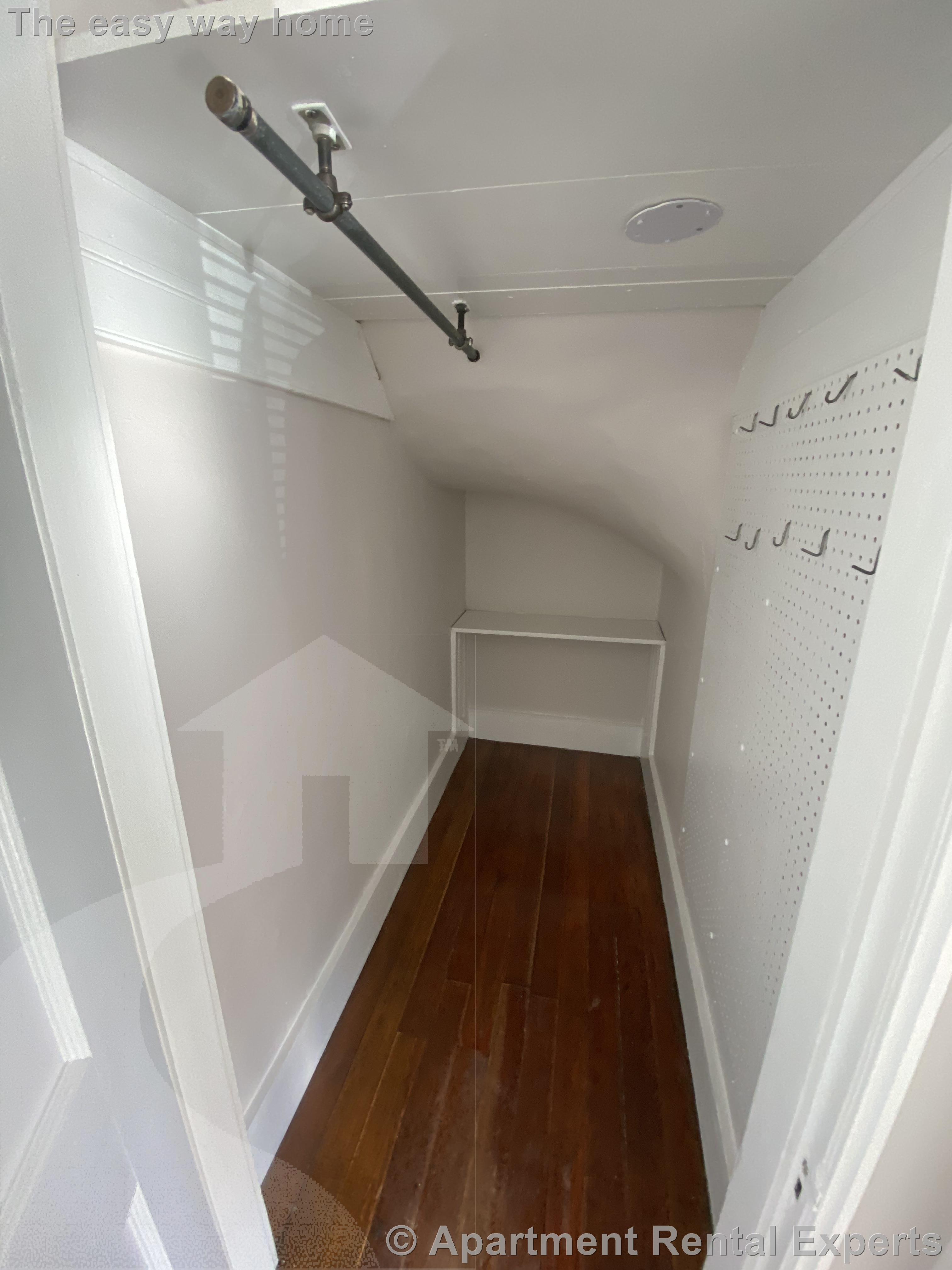 16 Alexander Ave, Medford Square