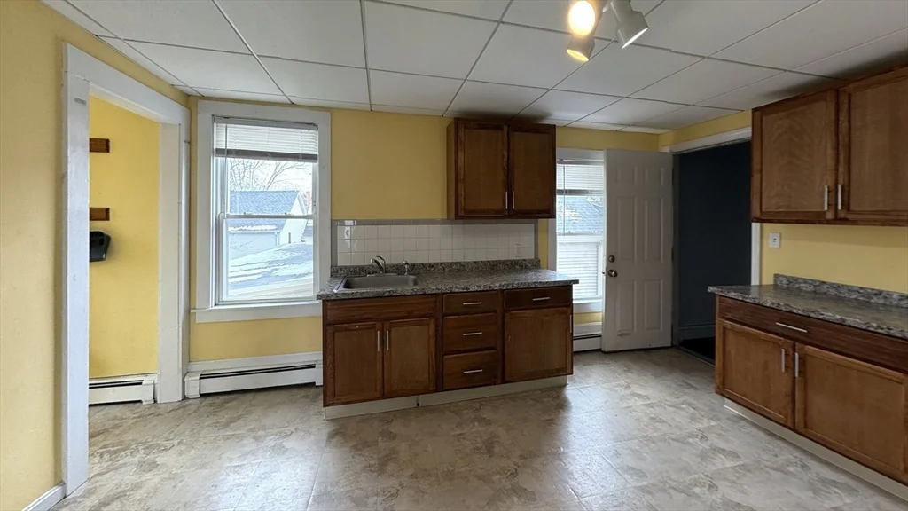 18 Fisher St, North Attleboro