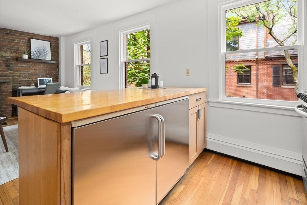 5 Melrose St, Back Bay