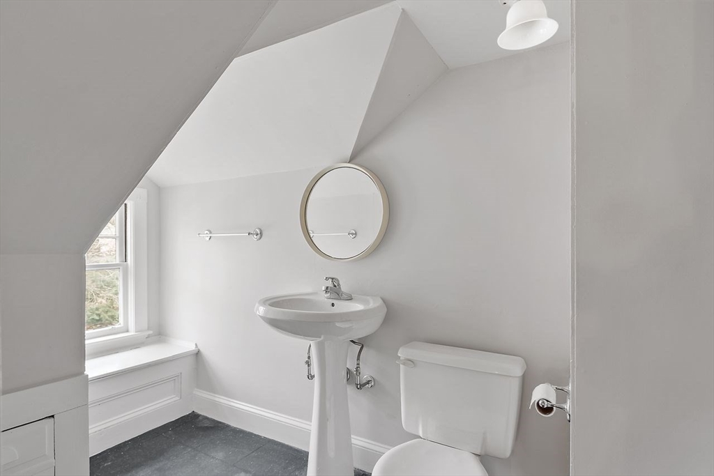 110 Leonard St, Belmont