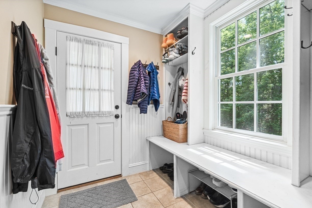 37 Tennyson Rd, Wellesley