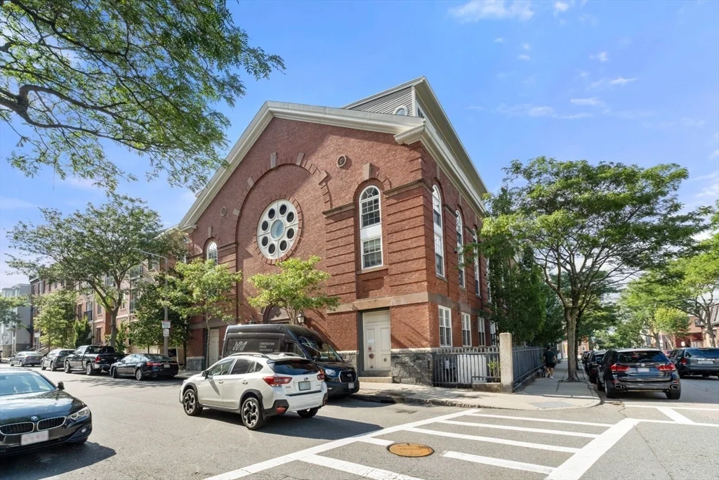 616 E 4th St, South Boston