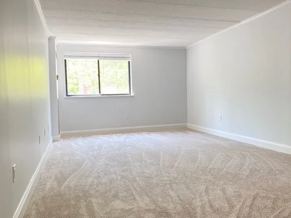 1933 Commonwealth Ave, Brighton