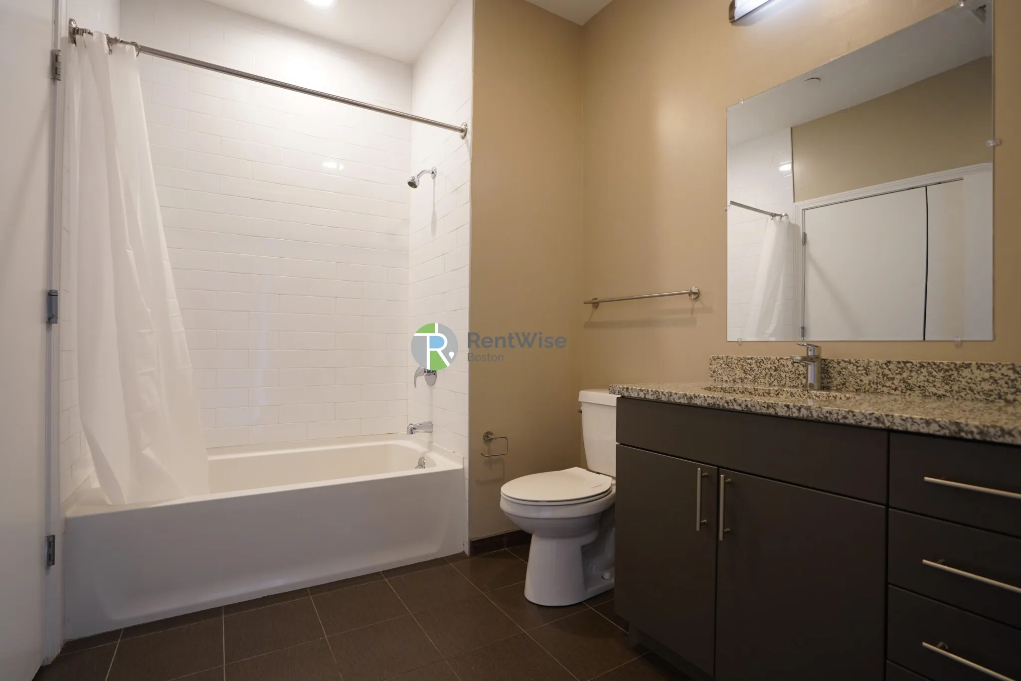 625 Mcgrath Highway, East Somerville