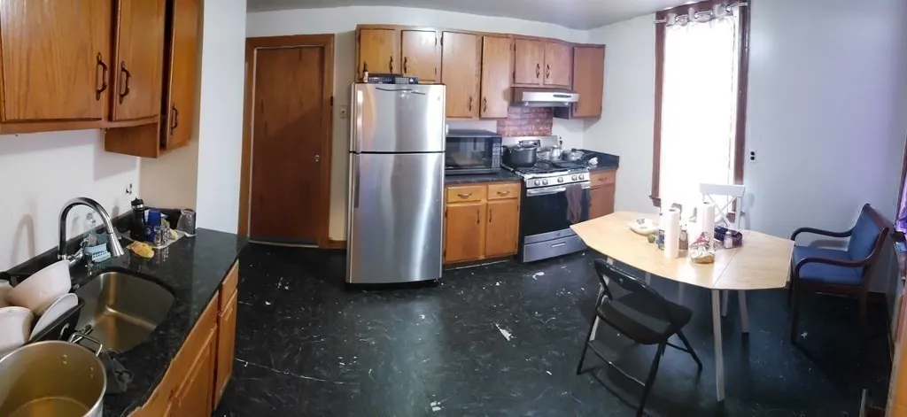 139 Lowell St, South Side