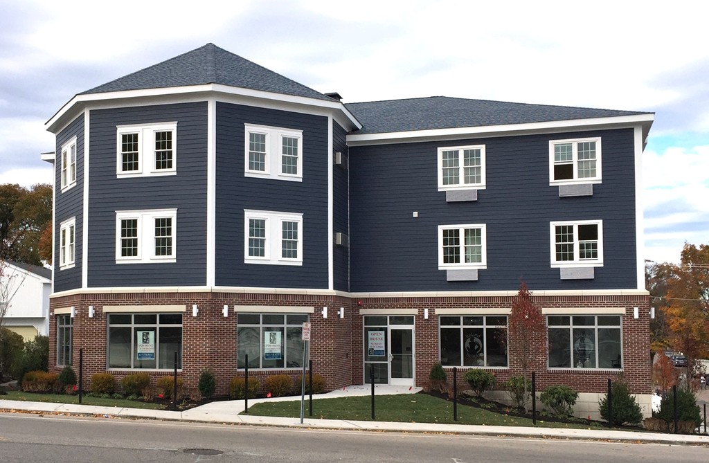 225 West Squantum, Montclair