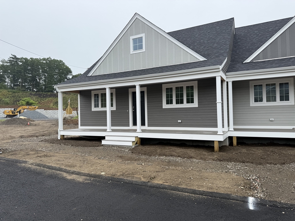 13 Glacier Path, Middleboro