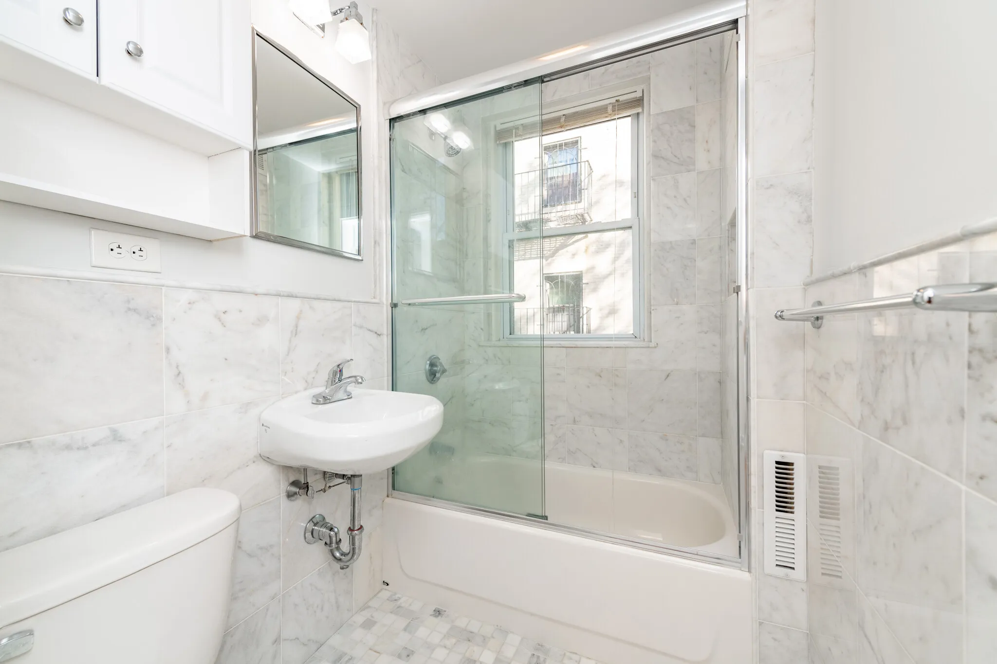 49 Worthington St, Mission Hill