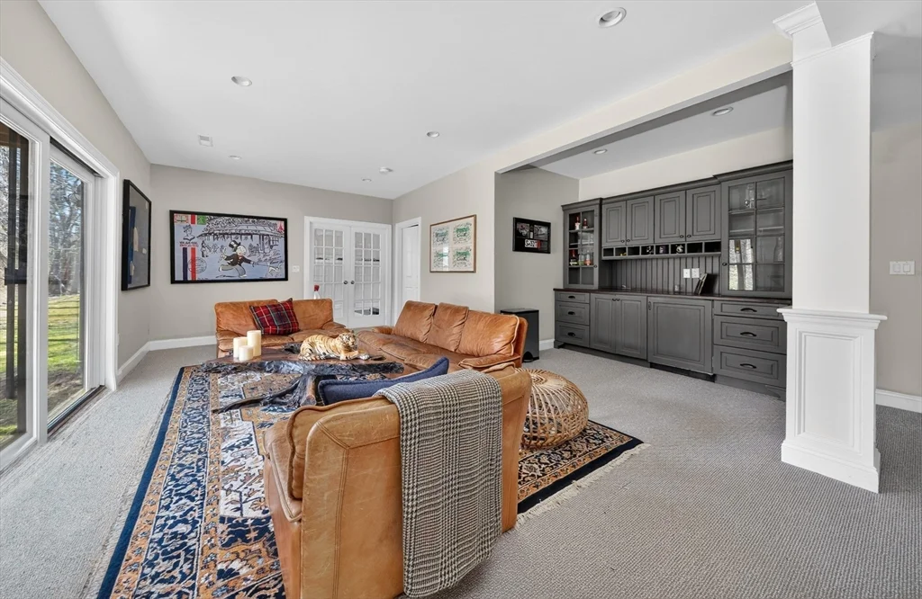 165 Black Rock Dr, Hingham