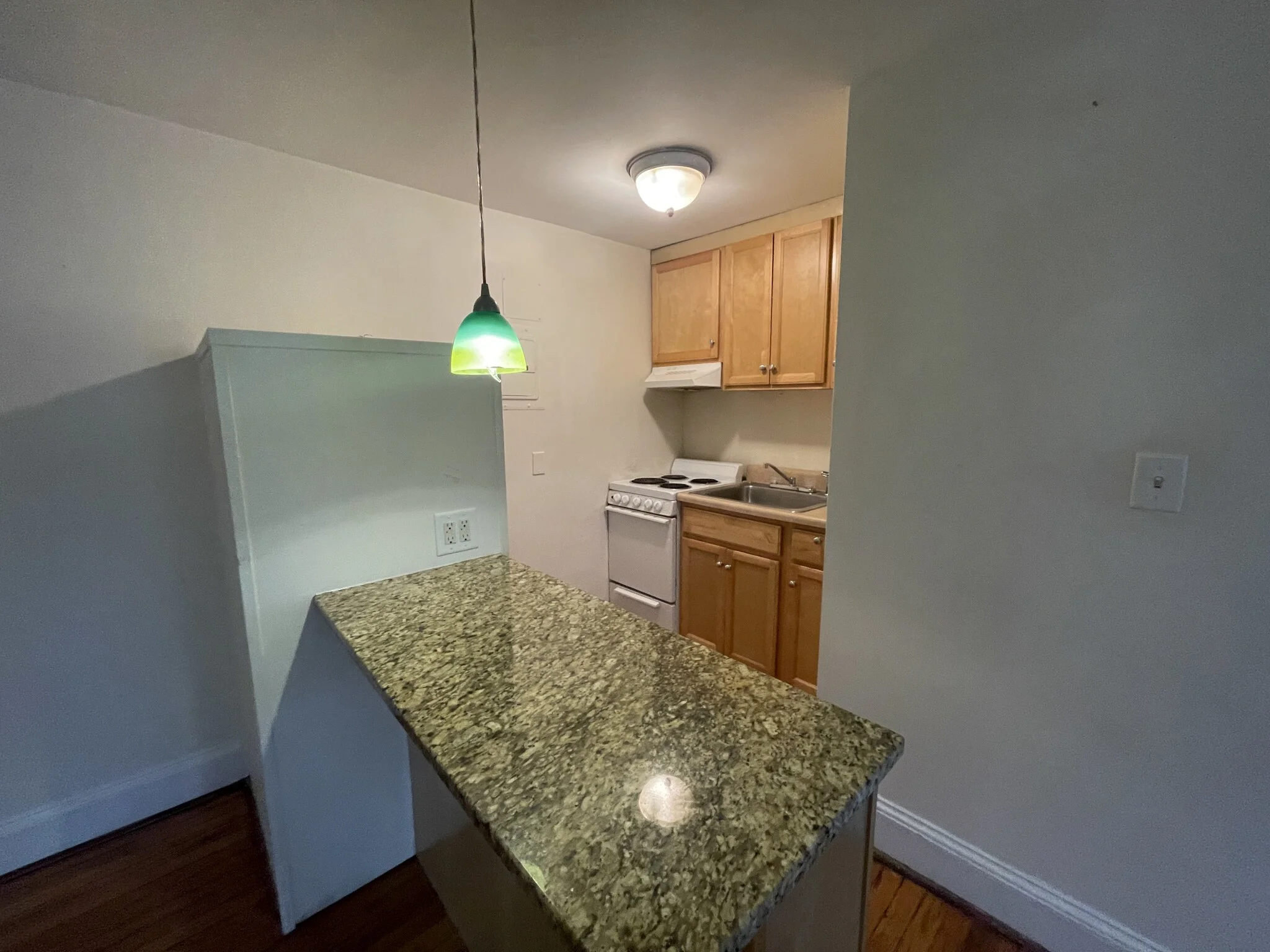 120 North Ave, Abington