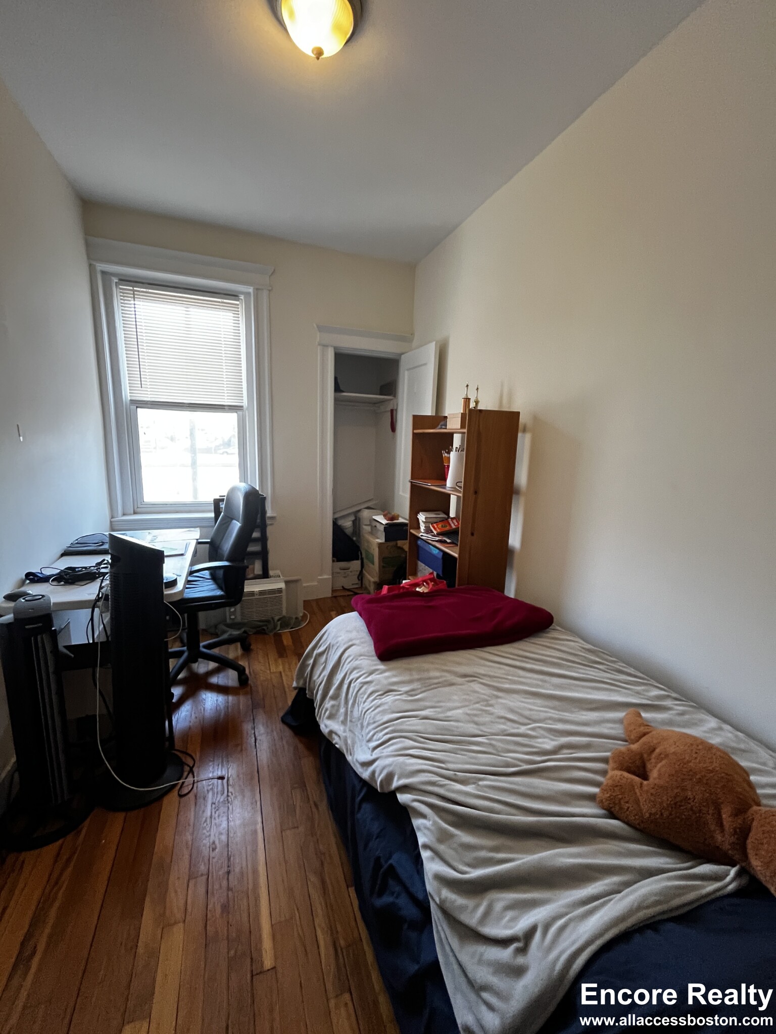 1637 Commonwealth Ave, Brighton