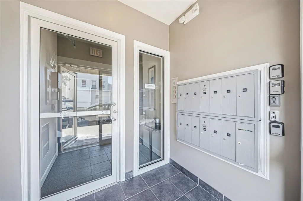 156 Chelsea St, East Boston