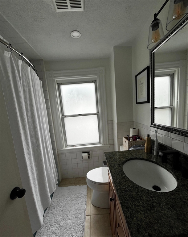 53 Henderson St, Arlington