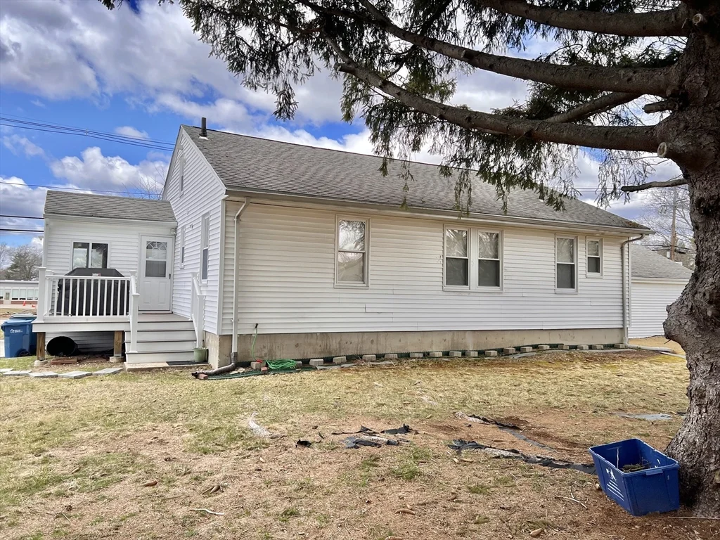 470 Pleasant St, Canton