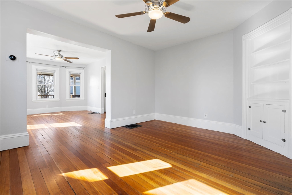 3 Clifford Ave, Beverly