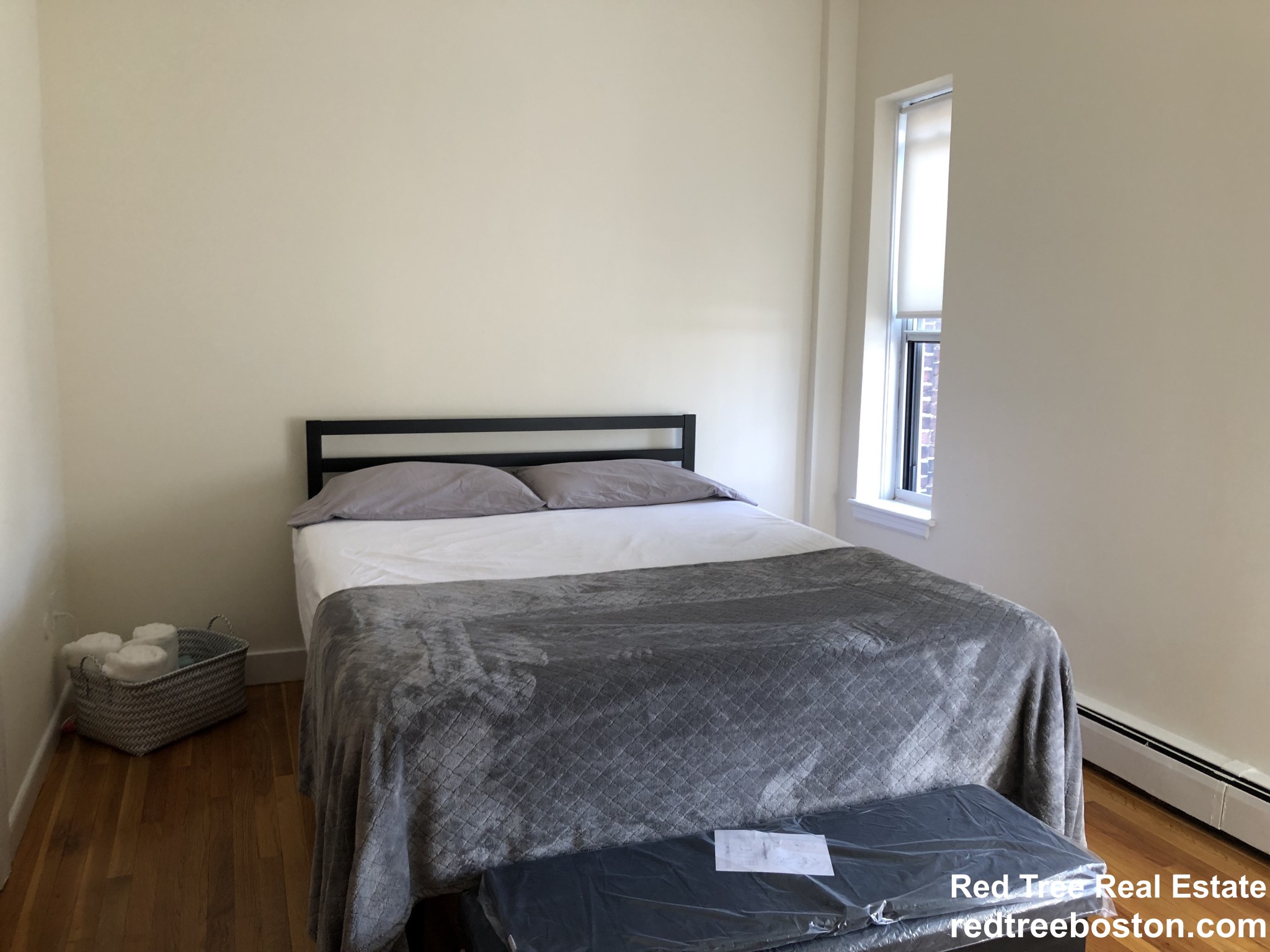 176 North Beacon St, Brighton