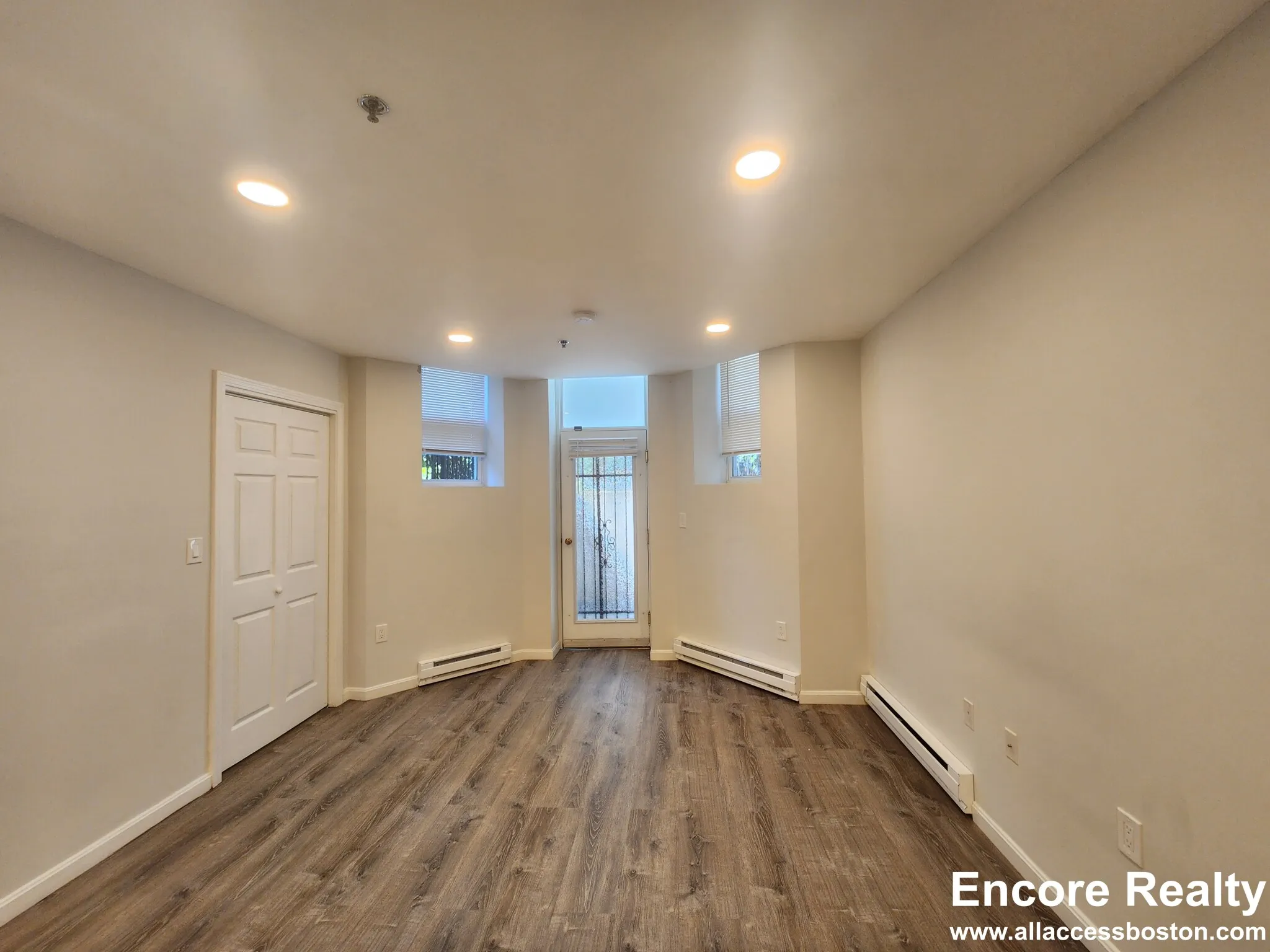 24 Queensberry St, Fenway