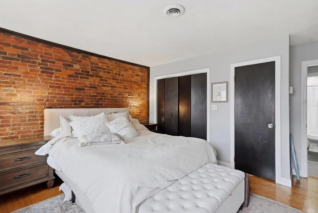 36 Washington St, Charlestown