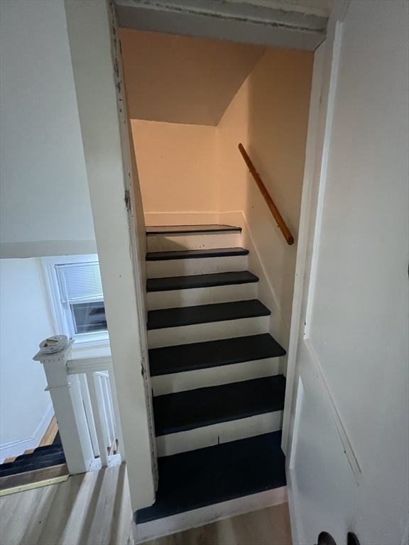 16 Billings Rd, Quincy