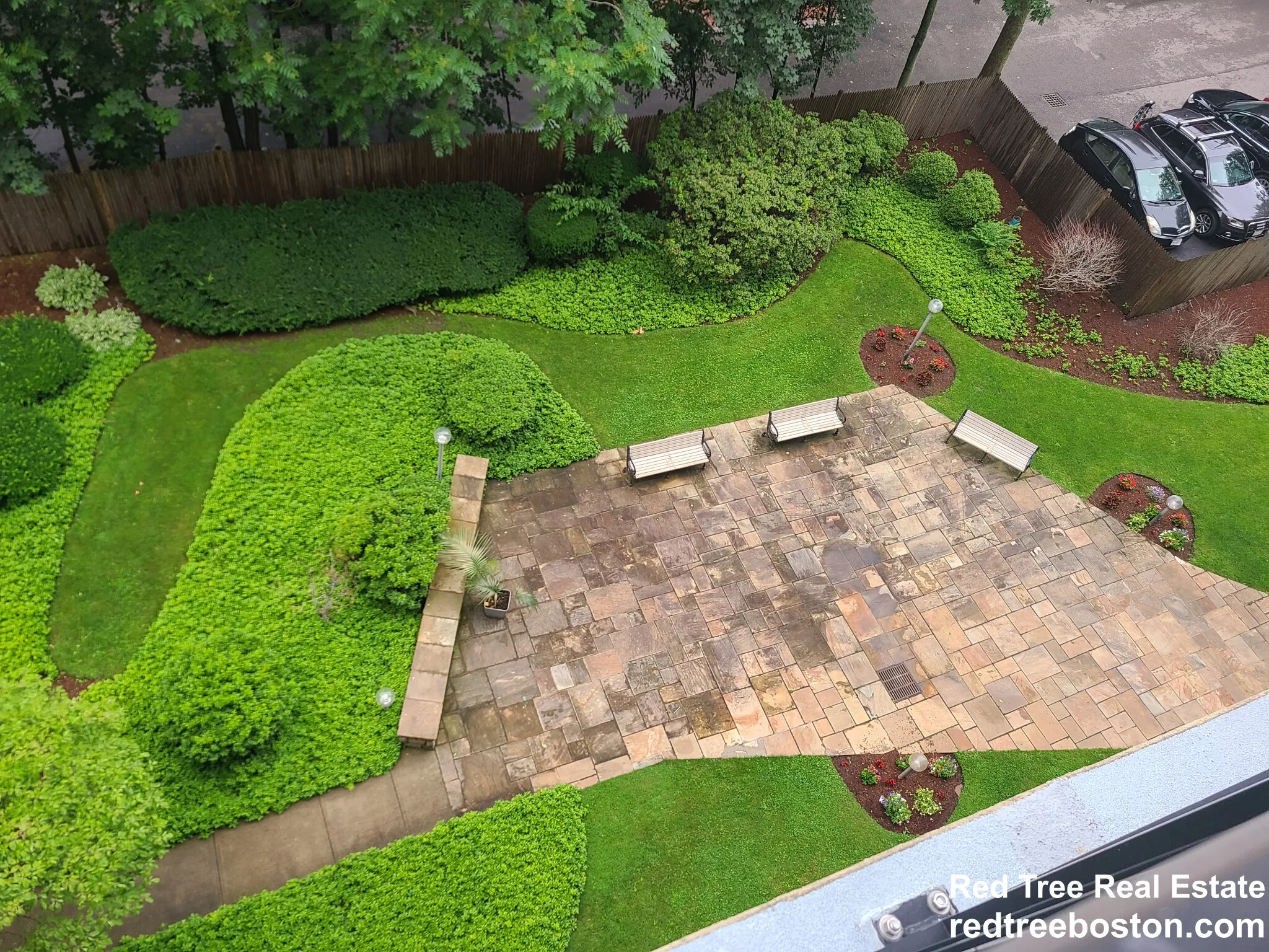 101 Monmouth Ct, Longwood