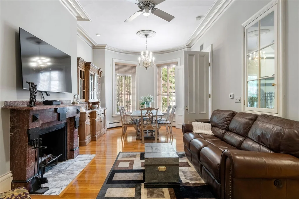 319 Marlborough St, Back Bay