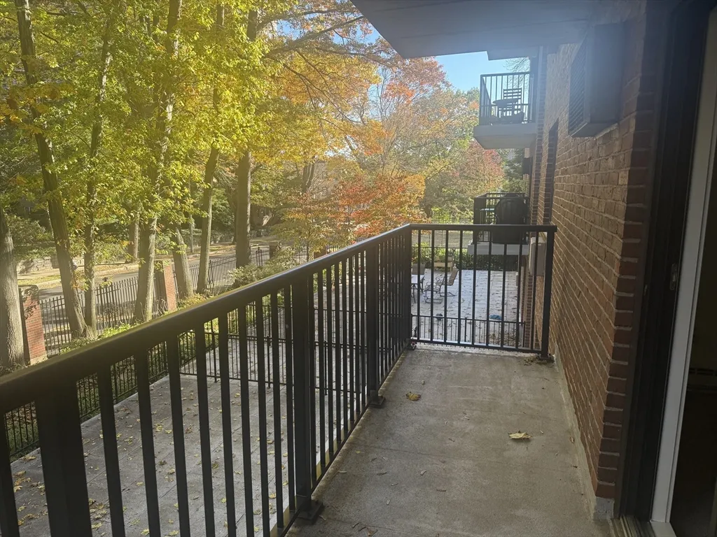 135 Pleasant St, Coolidge Corner