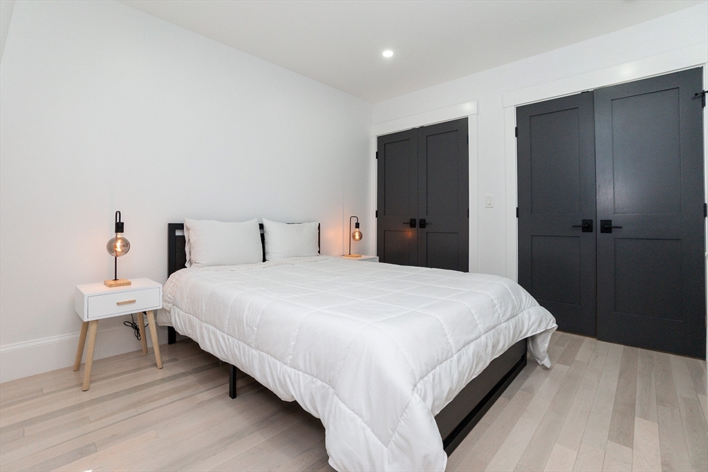 28 Telegraph St, South Boston