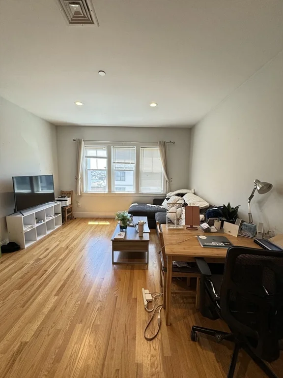 387 W Broadway, South Boston