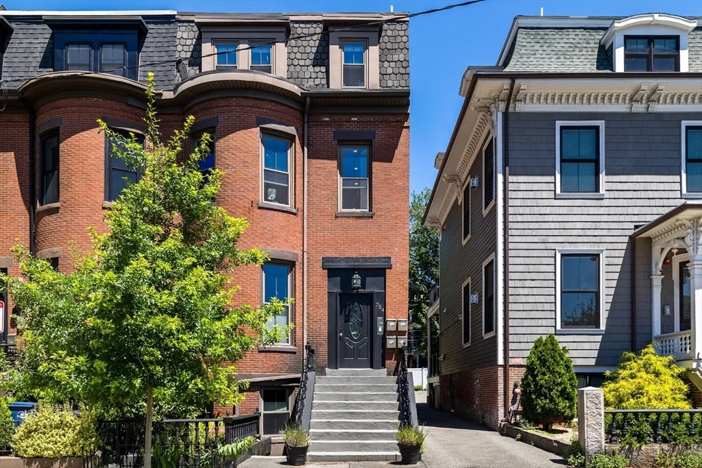 754 E 4th, South Boston