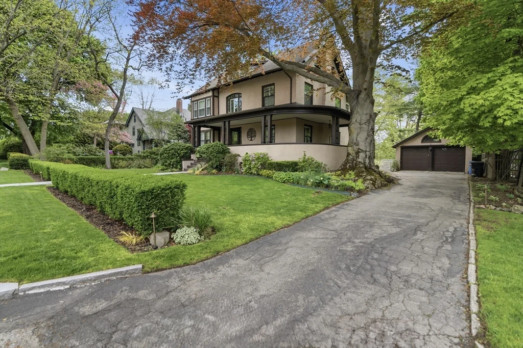 21 Clover St, Belmont