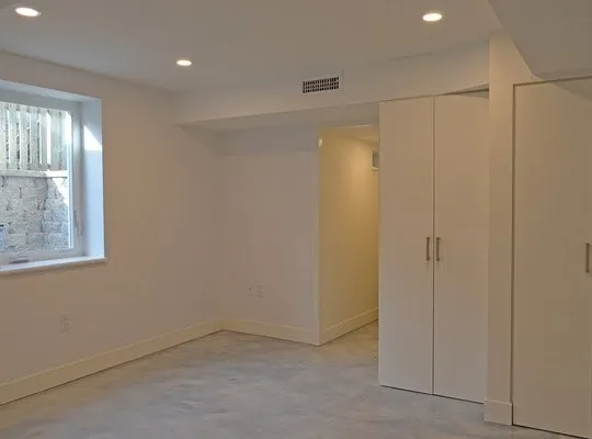 10 Gloucester Ave, Gloucester