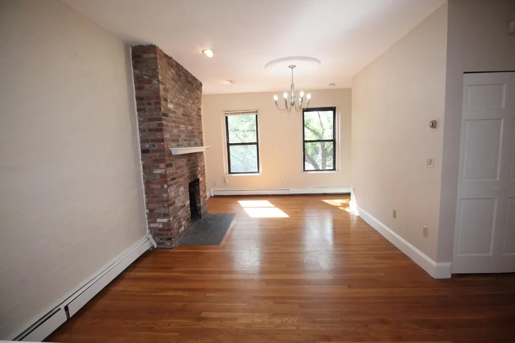 11 Worcester St, South End