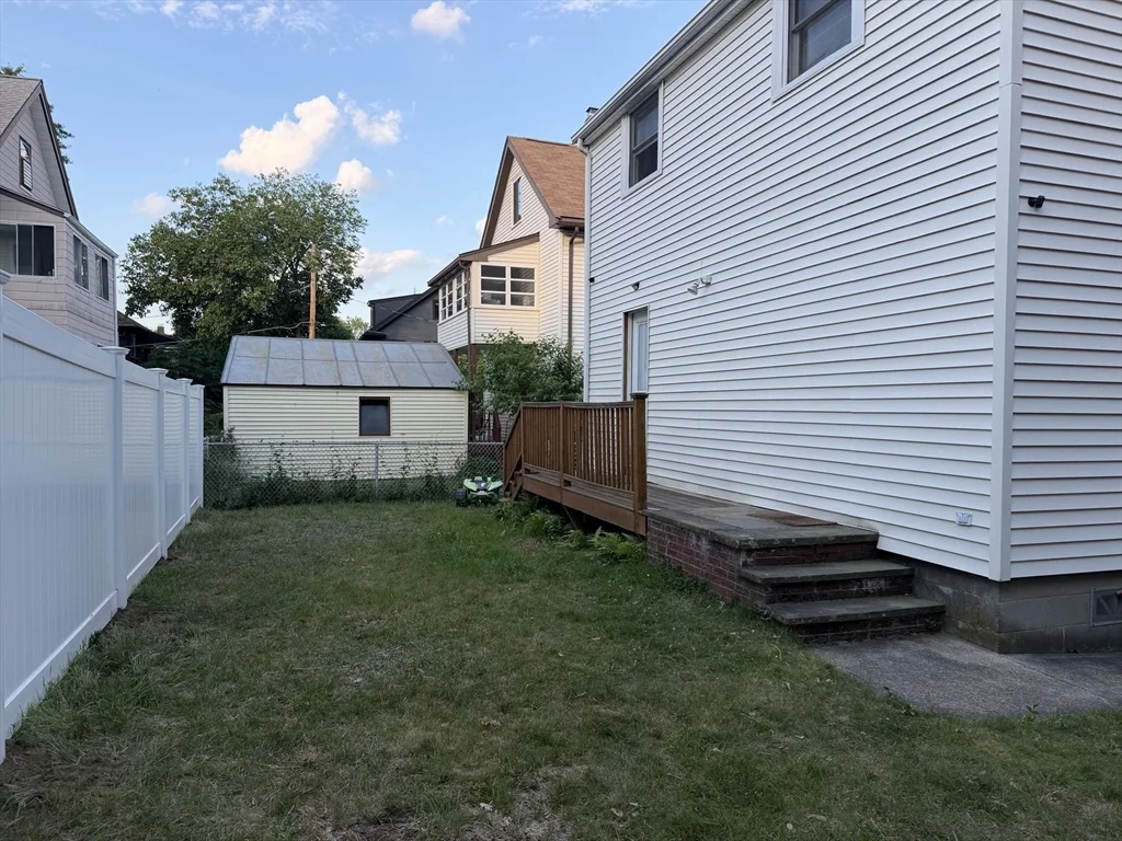 18 Banks St, Belmont