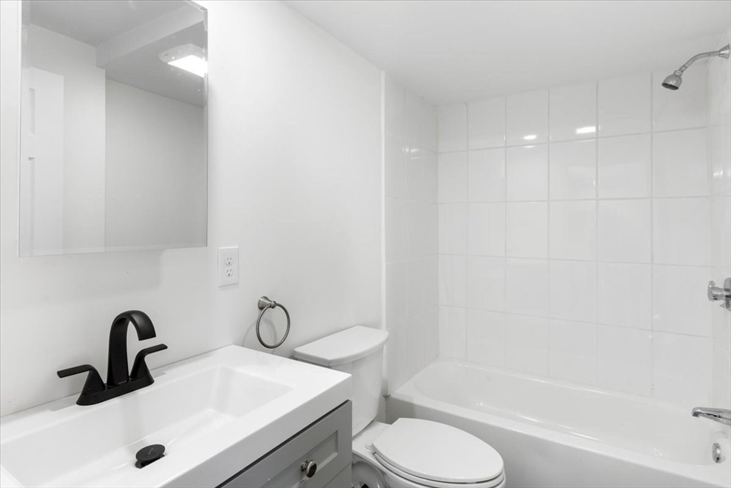 124 Williams Ave, Lynn