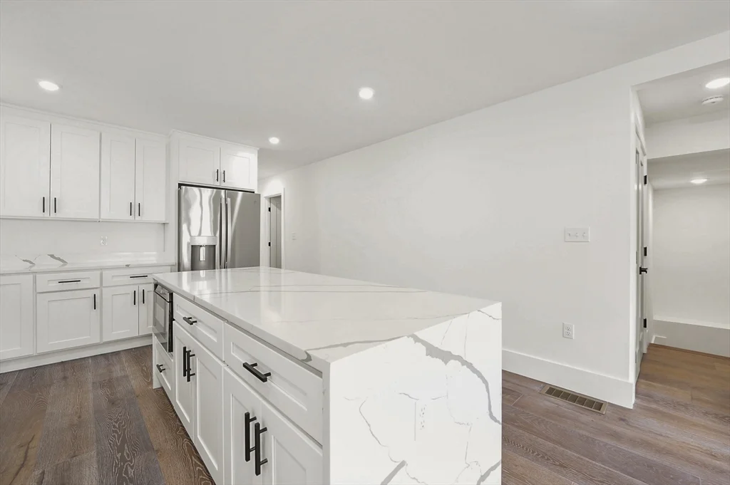 17 Wellington, Winter Hill