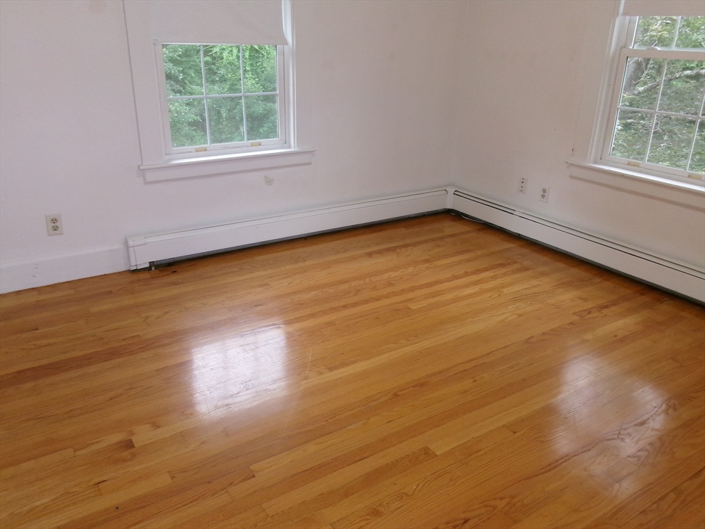 58 Bancroft Park, Hopedale