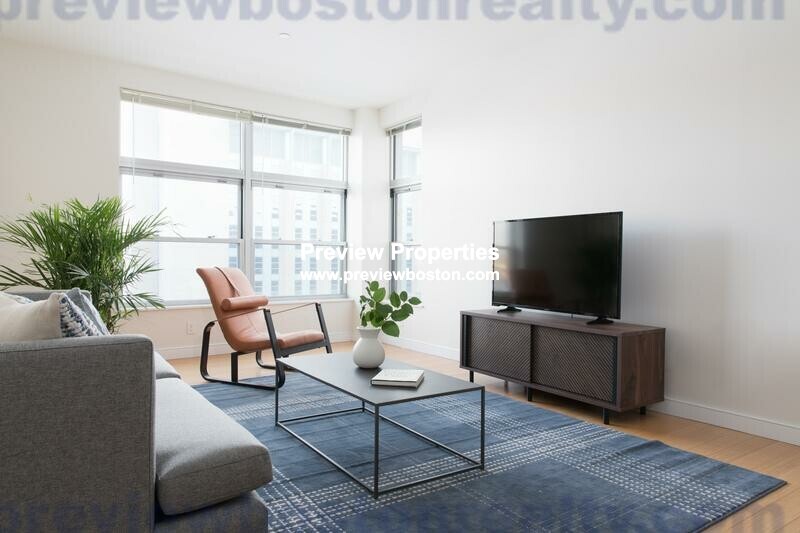 601 Albany St, South End