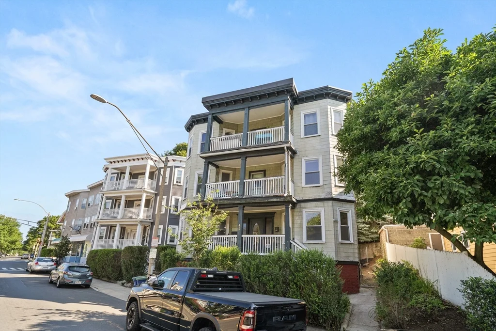 427 Medford St, Winter Hill