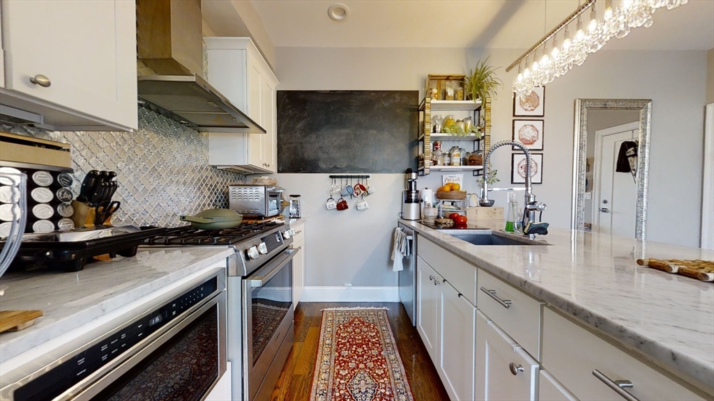 275 Old Colony Ave, South Boston