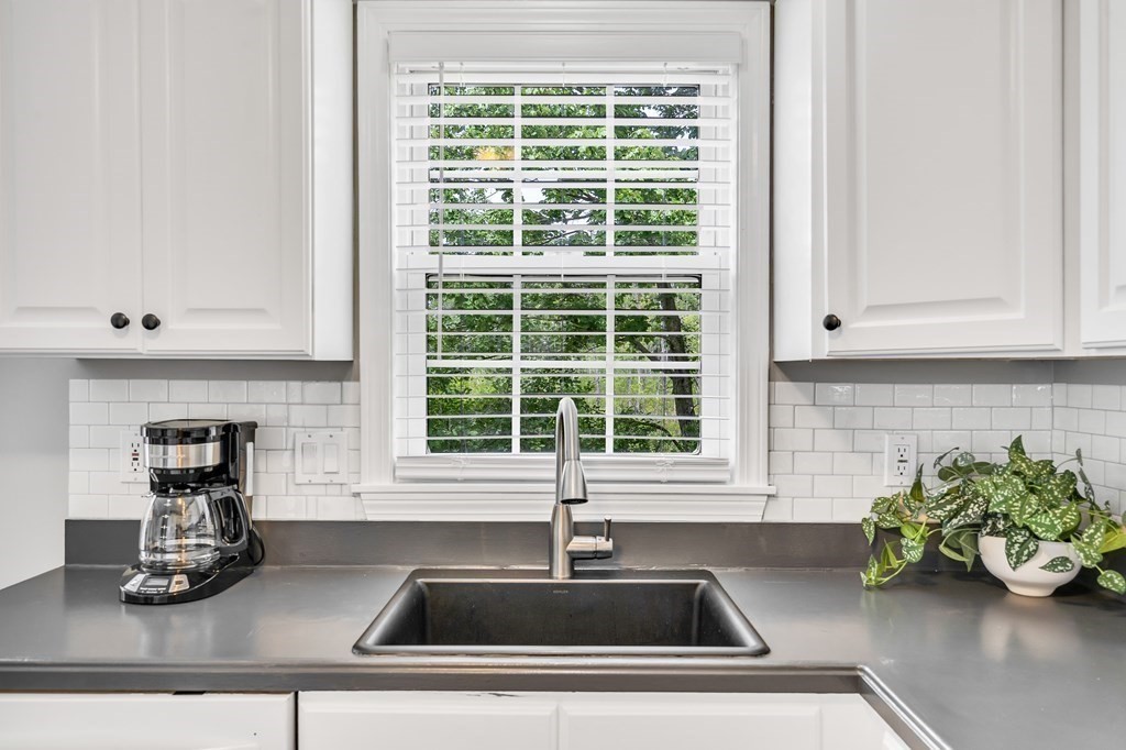 74 Juniper Ln, Tewksbury