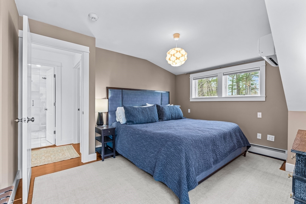 59 Russell Rd, Wellesley