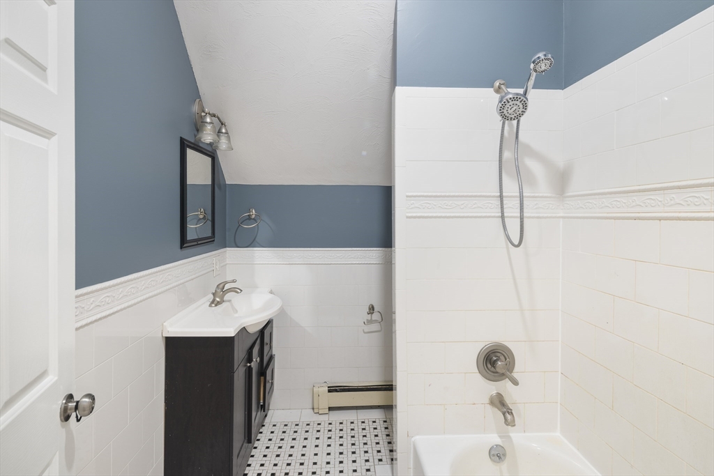 10 Mechanic St, Attleboro