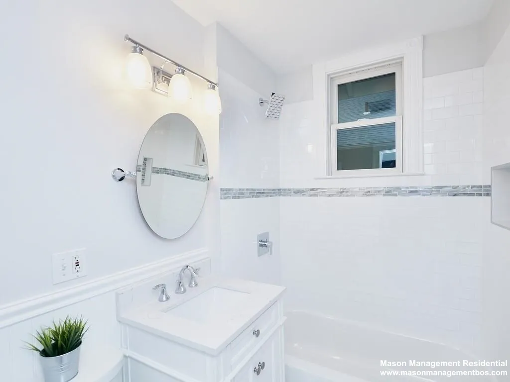 35 Roseway St, Jamaica Plain