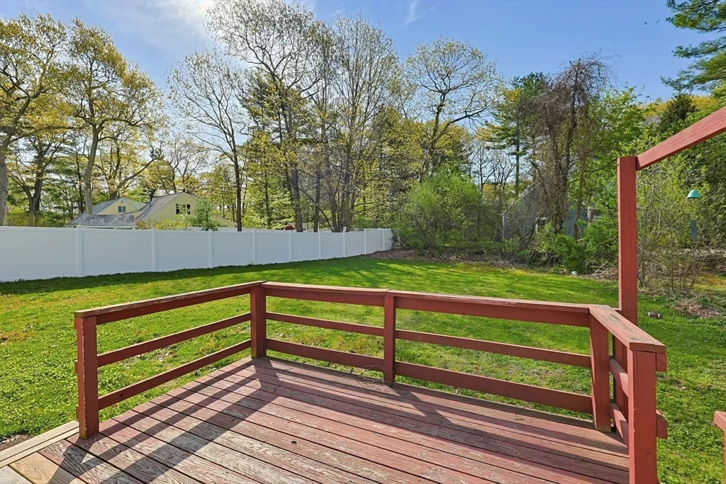 1 West Belcher, Foxboro