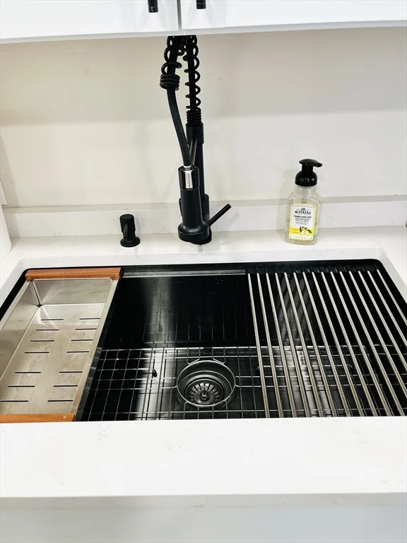 21 Hillside Ave, Swansea