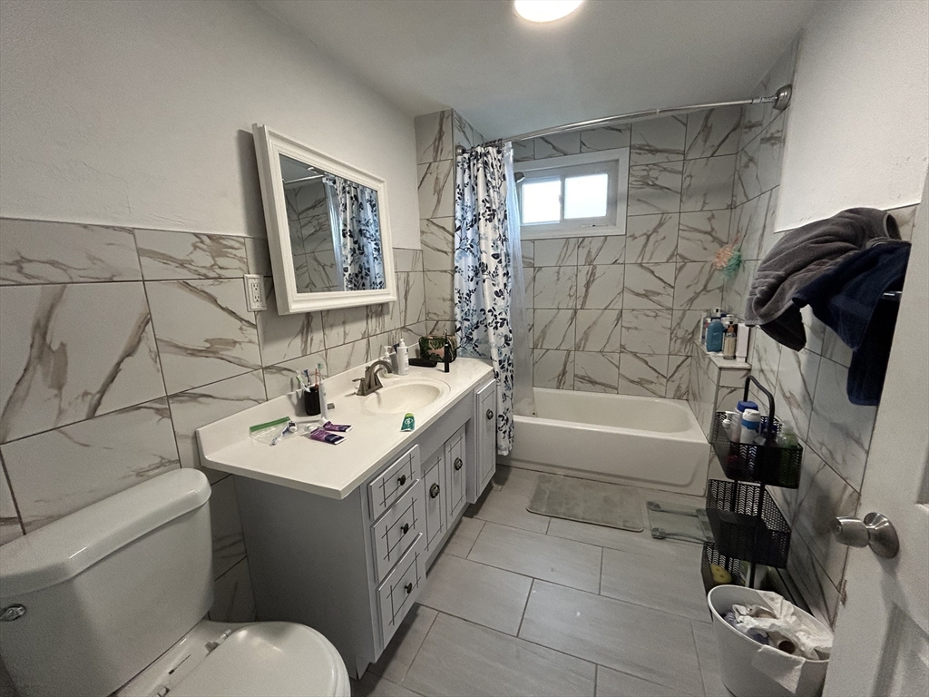 41 Hancock Ave, Medford