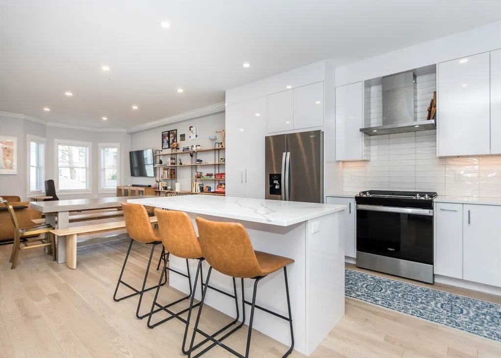 29 Cherry St, Waltham