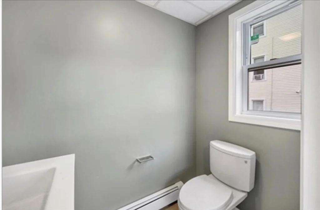 151 Whipple St, Fall River