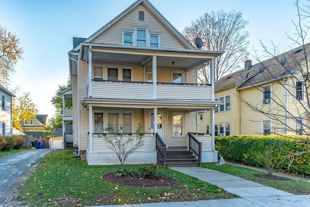 42-44 Narragansett St, Springfield