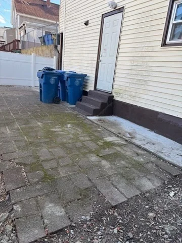 153 Union St, Lawrence